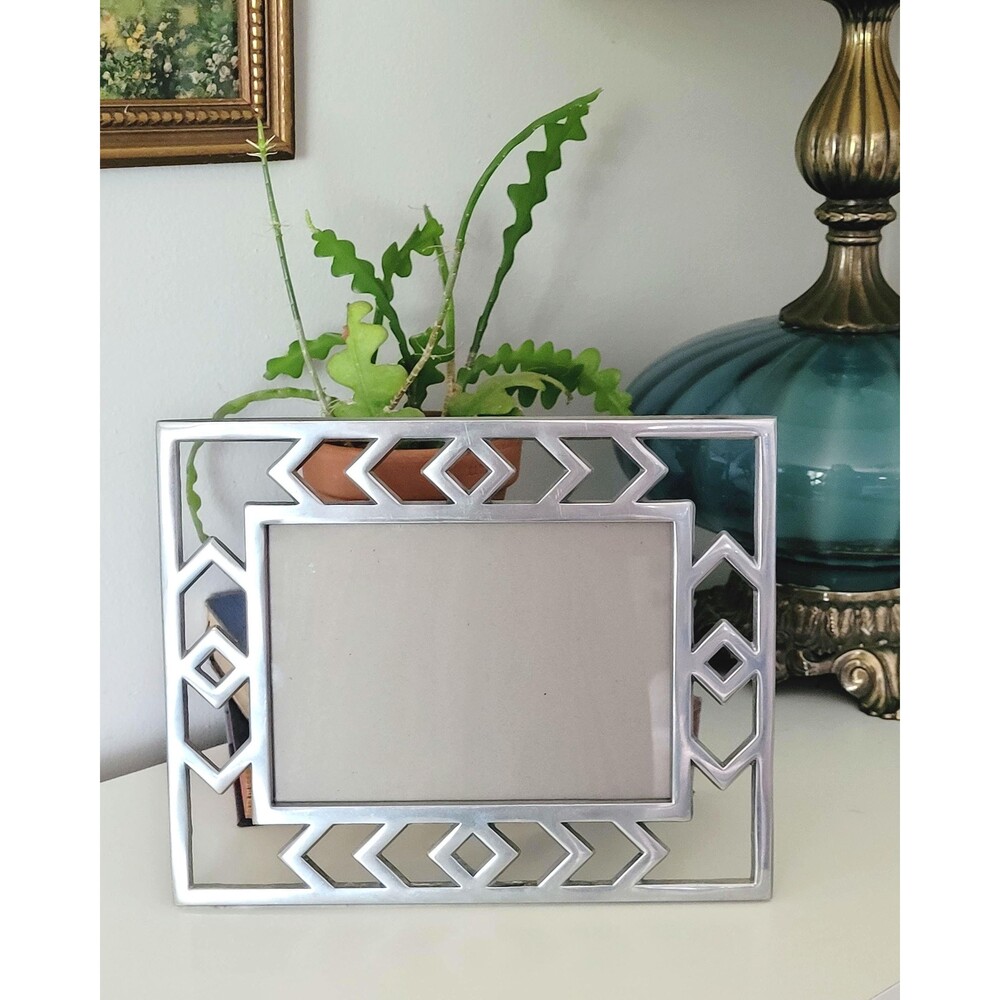 Vintage Geometric Silver Tone Metal Picture Rectangle Frame 5x7